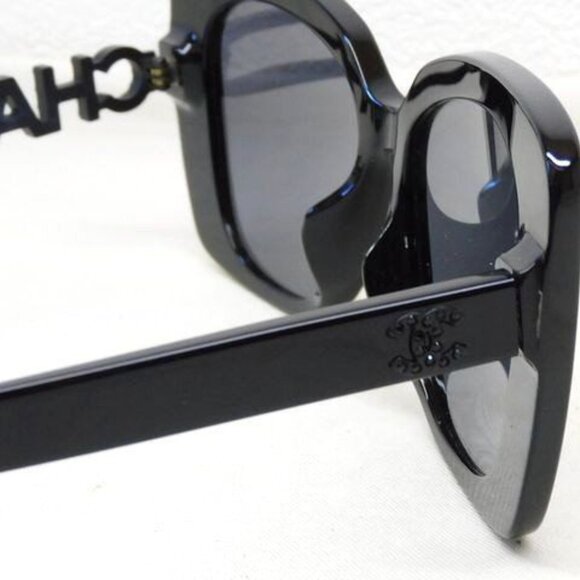 Chanel Square Black
